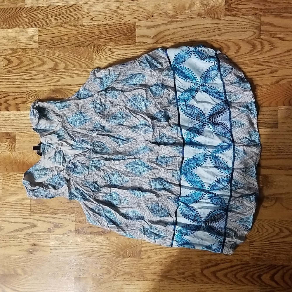 (L) George. Lightweight Patterned Top V Neck Geometric Print 100% Rayon